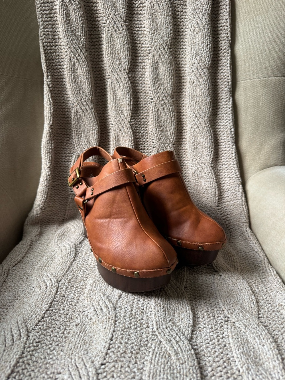 Nature Breeze Women’s Tan Leather Platform Clogs with Ankle Strap